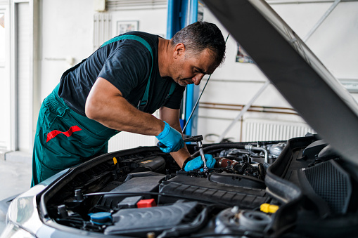 jasa-panggilan-service-mobil