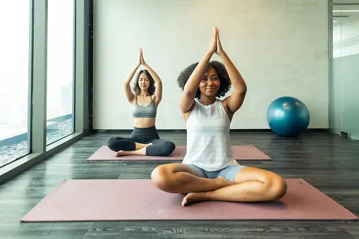 instruktur-yoga-ke-rumah