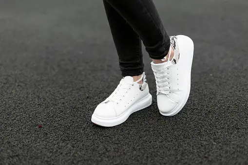 tips-cuci-sepatu-putih